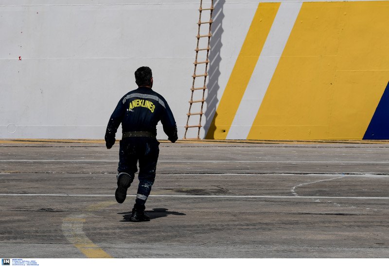 Εκκένωσαν το πλοίο «Ελ. Βενιζέλος» γιατί πήρε μεγάλη κλίση | iefimerida.gr 3