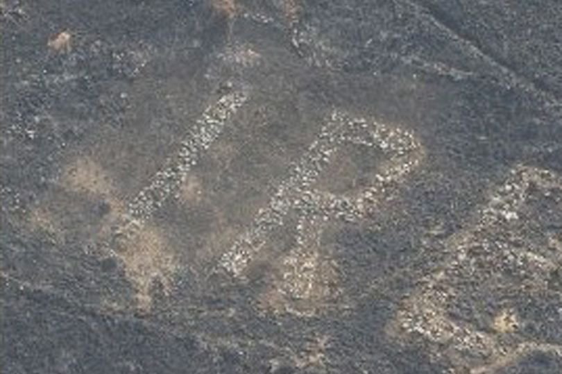 Κρυφό μήνυμα από τον Β' Παγκόσμιο Πόλεμο βρέθηκε στην Ιρλανδία -Το «ξέθαψε» η φωτιά [εικόνες] | iefimerida.gr 0