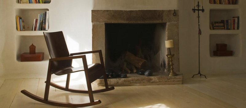 Μια κατοικία-«στολίδι» στην Τήνο -Μινιμαλισμός με κλασσικά στοιχεία σε ένα βουνό με θέα το Αιγαίο [εικόνες]  | iefimerida.gr 3