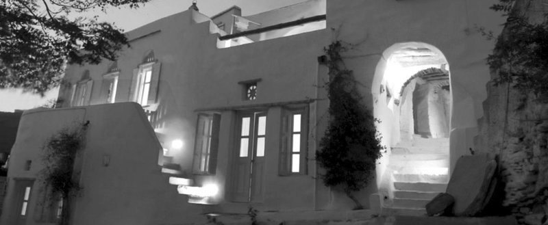 Μια κατοικία-«στολίδι» στην Τήνο -Μινιμαλισμός με κλασσικά στοιχεία σε ένα βουνό με θέα το Αιγαίο [εικόνες]  | iefimerida.gr 0