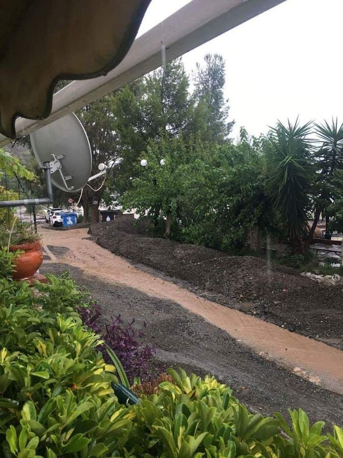 Εύβοια: ΕΜΑΚ και δύτες αναζητούν τους 3 αγνοούμενους -Σε συναγερμό η περιφέρεια Στερεάς [εικόνες &amp; βίντεο] | iefimerida.gr 5