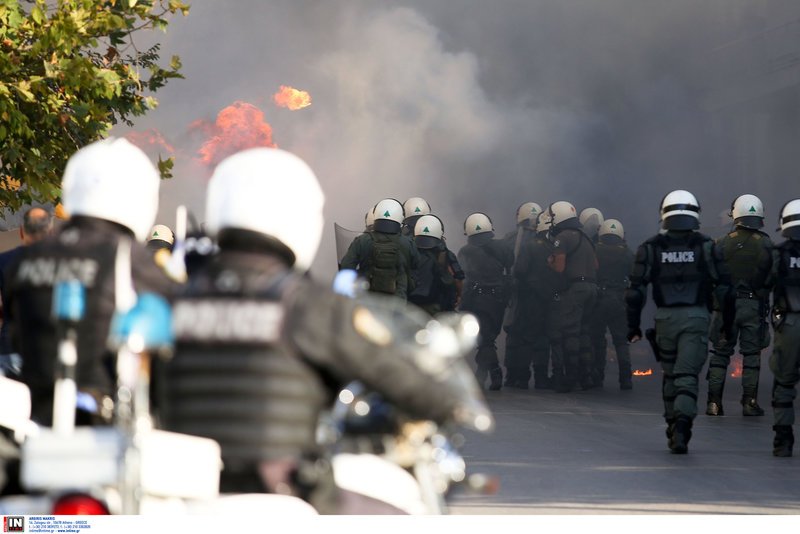 Επεισόδια στην Τούμπα -Επεσαν μολότοφ πριν το ντέρμπι ΠΑΟΚ-Αρης [εικόνες & βίντεο] | iefimerida.gr 7