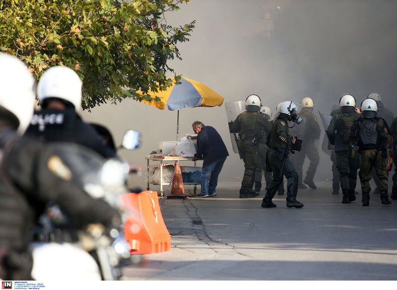 Επεισόδια στην Τούμπα -Επεσαν μολότοφ πριν το ντέρμπι ΠΑΟΚ-Αρης [εικόνες & βίντεο] | iefimerida.gr 6