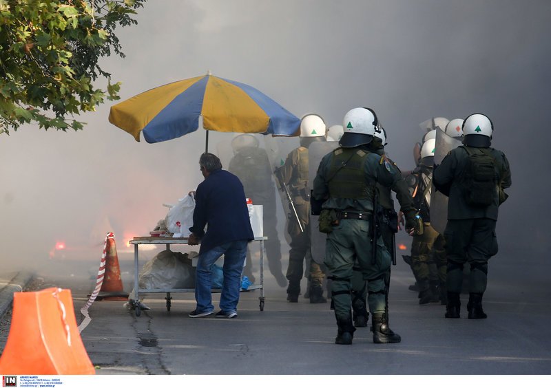 Επεισόδια στην Τούμπα -Επεσαν μολότοφ πριν το ντέρμπι ΠΑΟΚ-Αρης [εικόνες & βίντεο] | iefimerida.gr 5