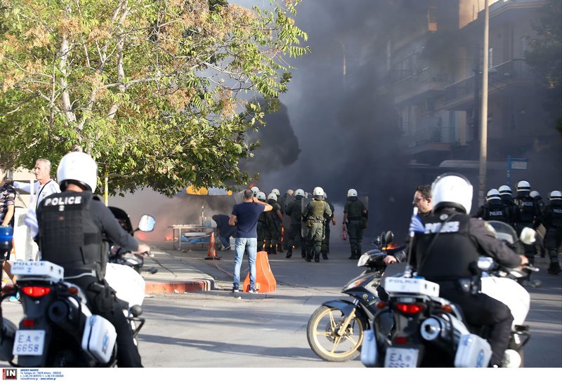 Επεισόδια στην Τούμπα -Επεσαν μολότοφ πριν το ντέρμπι ΠΑΟΚ-Αρης [εικόνες & βίντεο] | iefimerida.gr 2