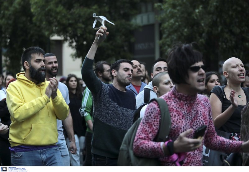 Πορεία στο κέντρο της Αθήνας για τη δολοφονία του Ζακ Κωστόπουλου -Βανδαλισμοί σε καταστήματα από μικρή μερίδα [εικόνες] | iefimerida.gr 15