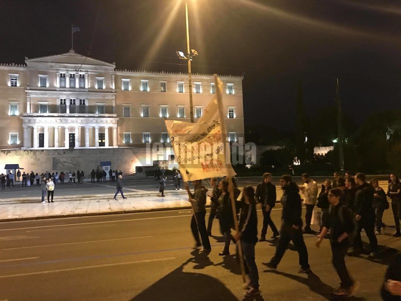 Ειρηνική πορεία στο κέντρο της Αθήνας πραγμοποιήθηκε για τον θάνατο του Ζακ Κωστόπουλου [εικόνες] | iefimerida.gr 9
