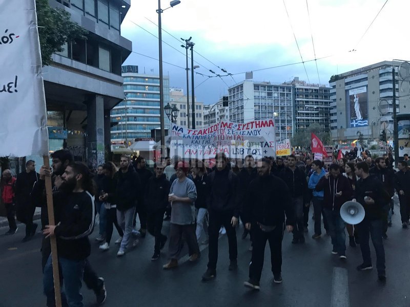 Ειρηνική πορεία στο κέντρο της Αθήνας πραγμοποιήθηκε για τον θάνατο του Ζακ Κωστόπουλου [εικόνες] | iefimerida.gr 1