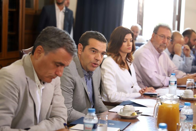 Στο πλάι του Τσίπρα η νέα υφυπουργός Κατερίνα Νοτοπούλου στη Θεσσαλονίκη [εικόνες] | iefimerida.gr 11