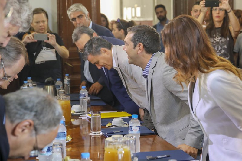 Στο πλάι του Τσίπρα η νέα υφυπουργός Κατερίνα Νοτοπούλου στη Θεσσαλονίκη [εικόνες] | iefimerida.gr 3