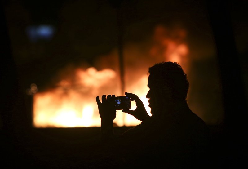 Μεγάλα επεισόδια και καταστροφές στη Θεσσαλονίκη -Στο συλλαλητήριο για τη Μακεδονία [εικόνες & βίντεο] | iefimerida.gr 2
