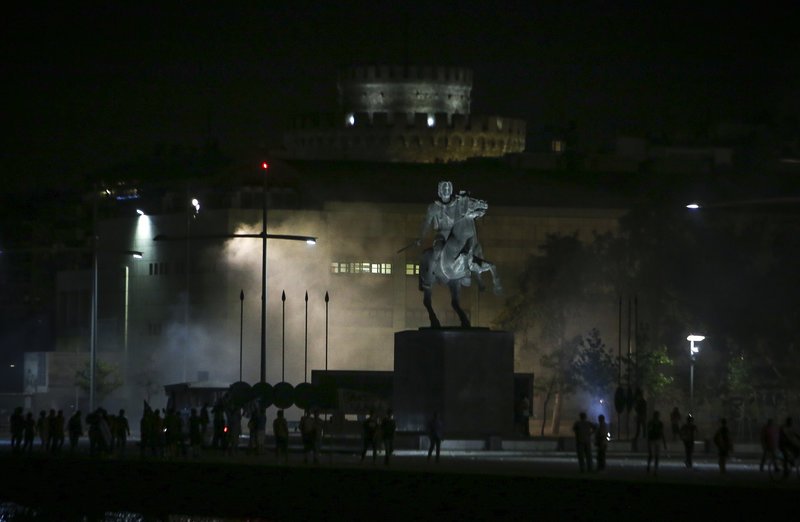 Μεγάλα επεισόδια και καταστροφές στη Θεσσαλονίκη -Στο συλλαλητήριο για τη Μακεδονία [εικόνες & βίντεο] | iefimerida.gr 6