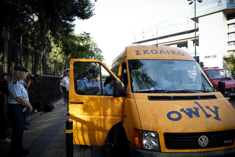 Ελεγχοι της Tροχαίας από το πρωί σε σχολικά λεωφορεία -Μοίρασαν φυλλάδια, έλεγξαν για παραβάσεις [εικόνες] | iefimerida.gr 0
