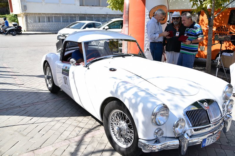 Μοναδικά συλλεκτικά αυτοκίνητα έκλεψαν τις εντυπώσεις στο 47ο Διεθνές Ράλλι ΦΙΛΠΑ [εικόνες] | iefimerida.gr 1