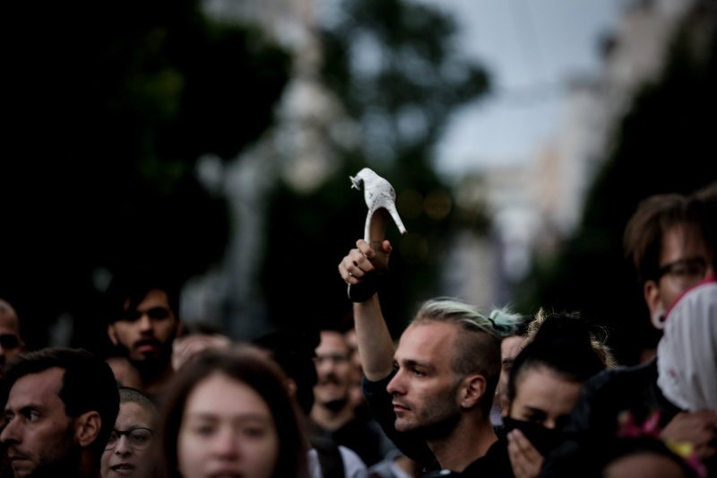 Περίπου 1.000 συγκεντρωμένοι φώναζαν συνθήματα όπως «Σήμερα ο Ζακ αύριο εσύ»