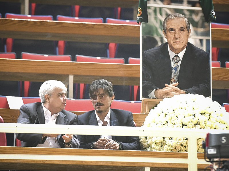 Η φωτογραφία του Παύλου Γιαννακόπουλου στα επίσημα