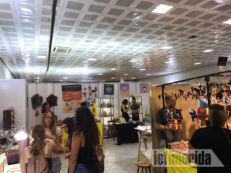 Στο Μετρό του Συντάγματος αυτές τις ημέρες μπορείς να αγοράσεις ό,τι μπορείς να φανταστείς και να είναι και χειροποίητο! [εικόνες] | iefimerida.gr 5