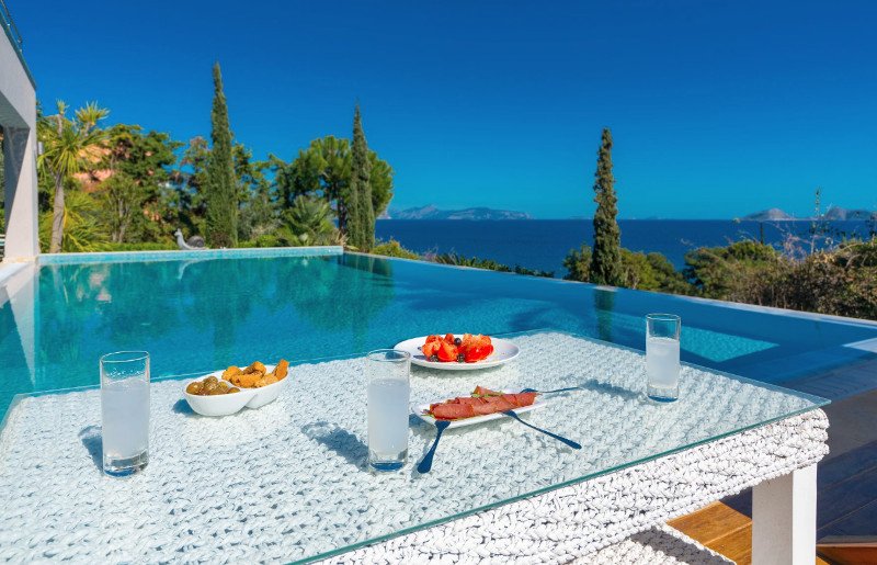 Το μοναδικής ομορφιάς ακρωτήρι της Πελοποννήσου με τις πιο χλιδάτες βίλες στην Ελλάδα [εικόνες] | iefimerida.gr 7