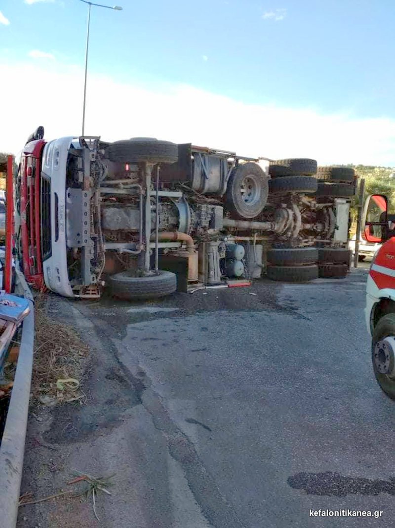 Το όχημα ανετράπη