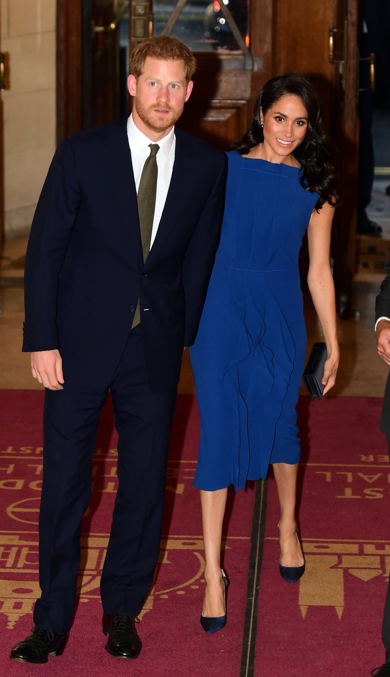 Μέγκαν Μαρκλ: Εγκυος ή απλά δεν της πάει καθόλου το φουστάνι; Απορίες μετά τη νέα εμφάνισή της [εικόνες] | iefimerida.gr 0