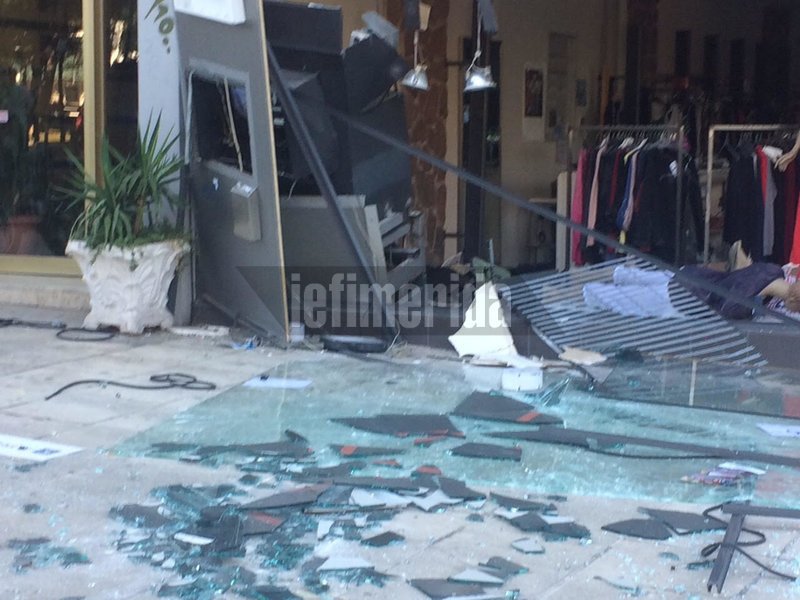 Ζημιές 40.000 ευρώ σε κατάστημα από την έκρηξη του ΑΤΜ στον Βύρωνα -Τι είπε ο ιδιοκτήτης στο iefimerida [εικόνες & βίντεο] | iefimerida.gr 0