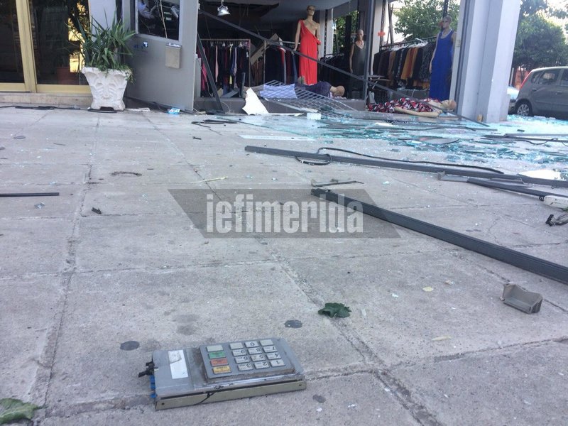Ζημιές 40.000 ευρώ σε κατάστημα από την έκρηξη του ΑΤΜ στον Βύρωνα -Τι είπε ο ιδιοκτήτης στο iefimerida [εικόνες & βίντεο] | iefimerida.gr 3