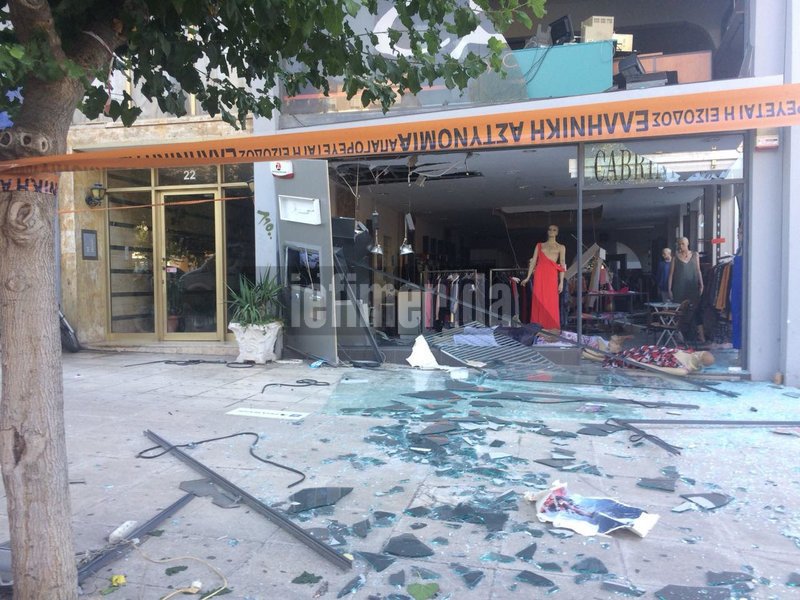Ζημιές 40.000 ευρώ σε κατάστημα από την έκρηξη του ΑΤΜ στον Βύρωνα -Τι είπε ο ιδιοκτήτης στο iefimerida [εικόνες & βίντεο] | iefimerida.gr 4