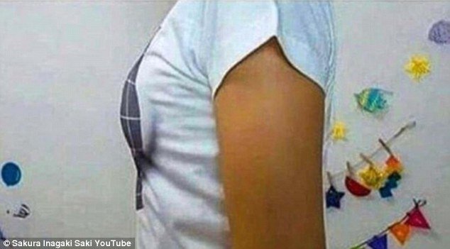 Αυτό το μπλουζάκι κάνει το στήθος σου να φαίνεται διπλάσιο και κοστίζει κάτω από 20 ευρώ [εικόνες] | iefimerida.gr 1