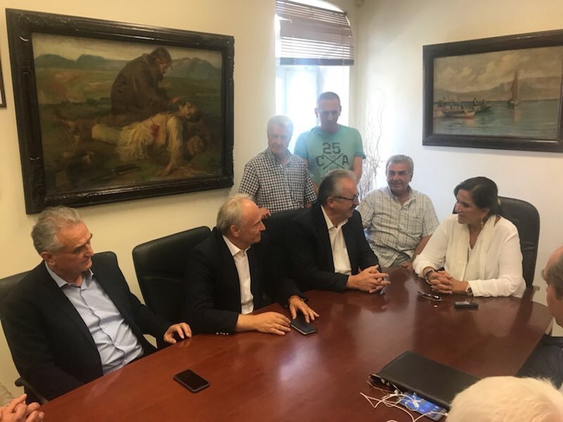 Η Ντόρα Μπακογιάννη βρήκε στη Φλώρινα ένα κορίτσι ψηλότερο από την ίδια [εικόνες] | iefimerida.gr 1