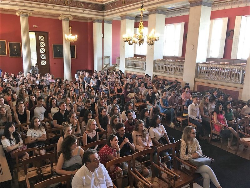 Εκτιμάται ότι οι εξερχόμενοι φοιτητές από το ΕΚΠΑ προς Πανεπιστήμια του εξωτερικού για το ακαδημαϊκό έτος 2018-19 θα ανέλθουν σε 830