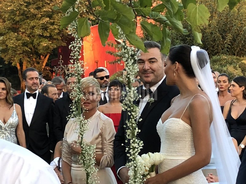 Αποκλειστικές εικόνες και βίντεο από τον γάμο του Αντώνη Ρέμου και της Υβόννης Μπόσνιακ | iefimerida.gr 2