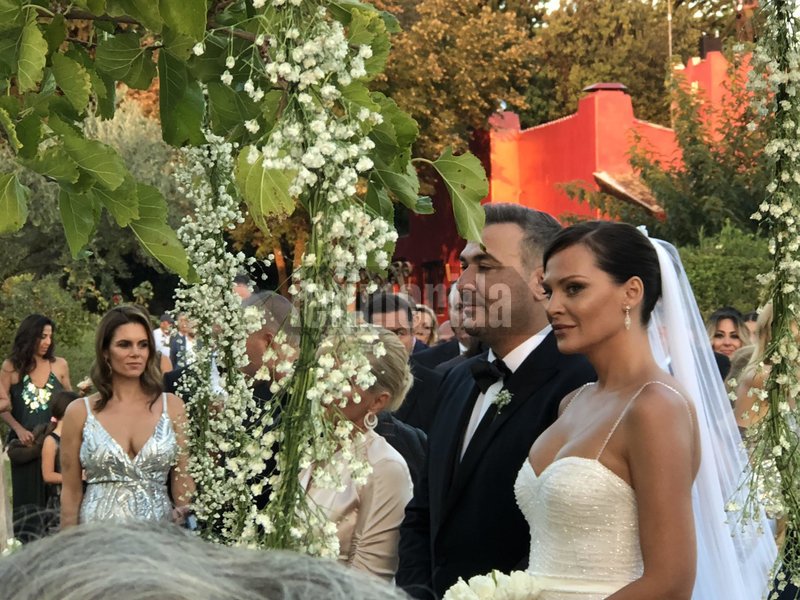 Αποκλειστικές εικόνες και βίντεο από τον γάμο του Αντώνη Ρέμου και της Υβόννης Μπόσνιακ | iefimerida.gr 0