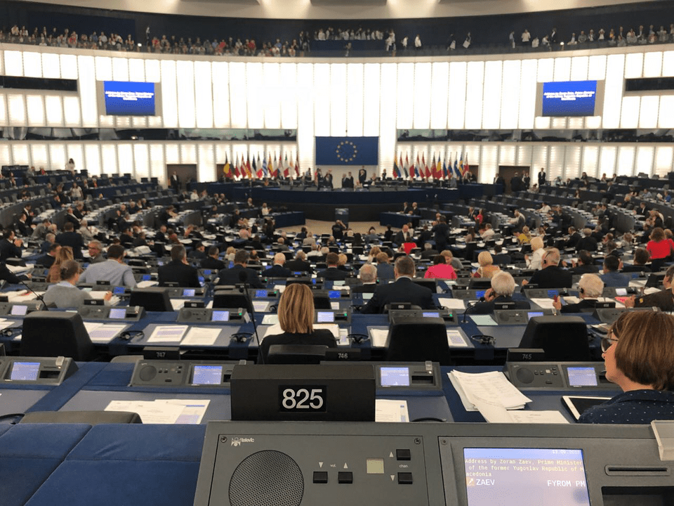 Ο Ζάεφ μίλησε «μακεδονικά» στο Ευρωκοινοβούλιο -Θα είμαστε η Δημοκρατία της Βόρειας Μακεδονίας | iefimerida.gr 2