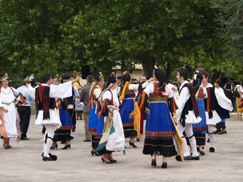 Το 5ο Καραγκούνικο Αντάμωμα περιιλαμβάνει χορό, τραγούδι, γεύσεις, ομιλίες,