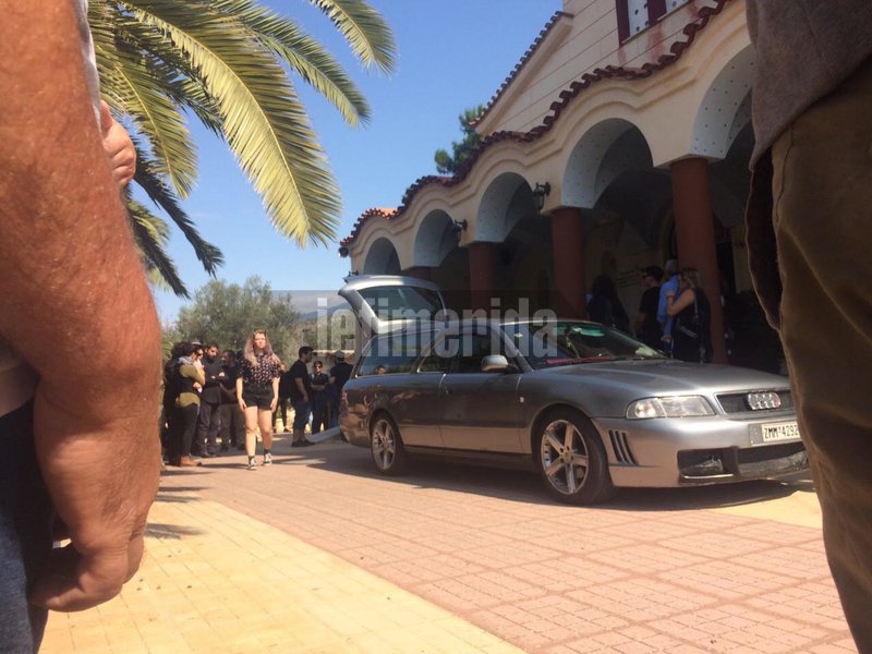 Το τελευταίο αντίο στον Ζακ Κωστόπουλο, στην Ιτέα -«Ζάχο, πού είσαι;» [εικόνες] | iefimerida.gr 2