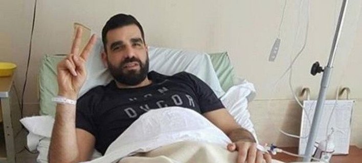 Γέλασε το Twitter με τον... ξυλοδαρμό του Κωνσταντινέα: Πώς βγήκε ατσαλάκωτος; [εικόνες] | iefimerida.gr 0