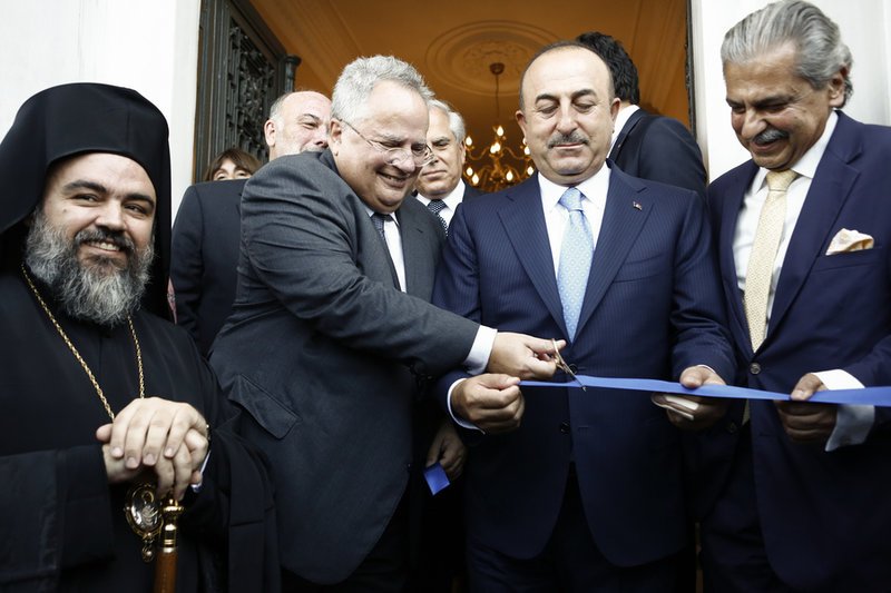 Διπλωματικό επεισόδιο Κοτζιά-Τσαβούσογλου στη Σμύρνη | iefimerida.gr 3