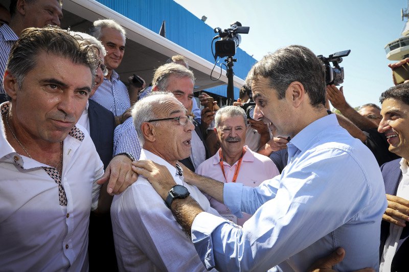 «Πού 'σαι, ρε Γιώργο!», «πού είσαι, πρόεδρε;» -Η εγκάρδια συνομιλία Κούδα-Μητσοτάκη [βίντεο] | iefimerida.gr 0