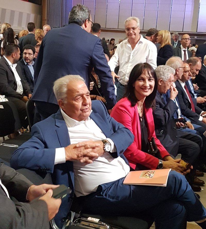 Κόκκινα της φωτιάς η Νοτοπούλου, με σκοτεινά χρώματα η Περιστέρα -Οι εμφανίσεις στη ΔΕΘ [εικόνες] | iefimerida.gr 6