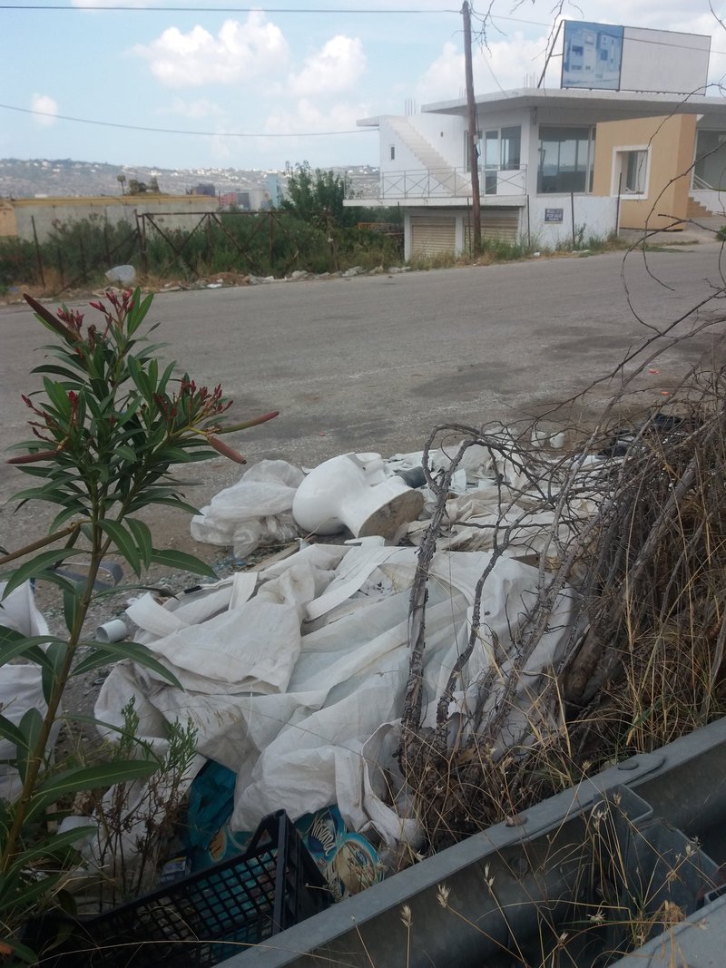 «Παγίδες» για τους οδηγούς στην Κρήτη -Πινακίδες κατεστραμμένες, «αόρατες» ή με γκράφιτι [εικόνες] | iefimerida.gr 5