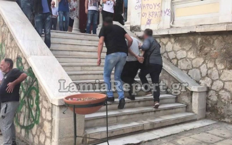 Λαμία: Στα δικαστήρια ο 34χρονος που κατηγορείται για αρπαγές και βιασμούς γυναικών [εικόνες & βίντεο] | iefimerida.gr 1