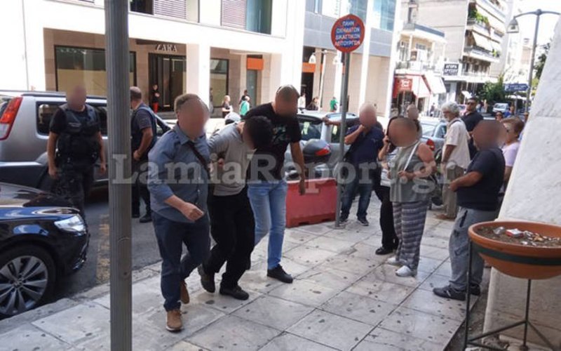Λαμία: Στα δικαστήρια ο 34χρονος που κατηγορείται για αρπαγές και βιασμούς γυναικών [εικόνες & βίντεο] | iefimerida.gr 3