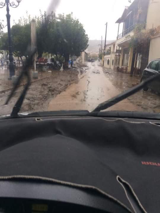 Τι άφησε πίσω του ο κυκλώνας Ζορμπάς, στο Μαντούδι