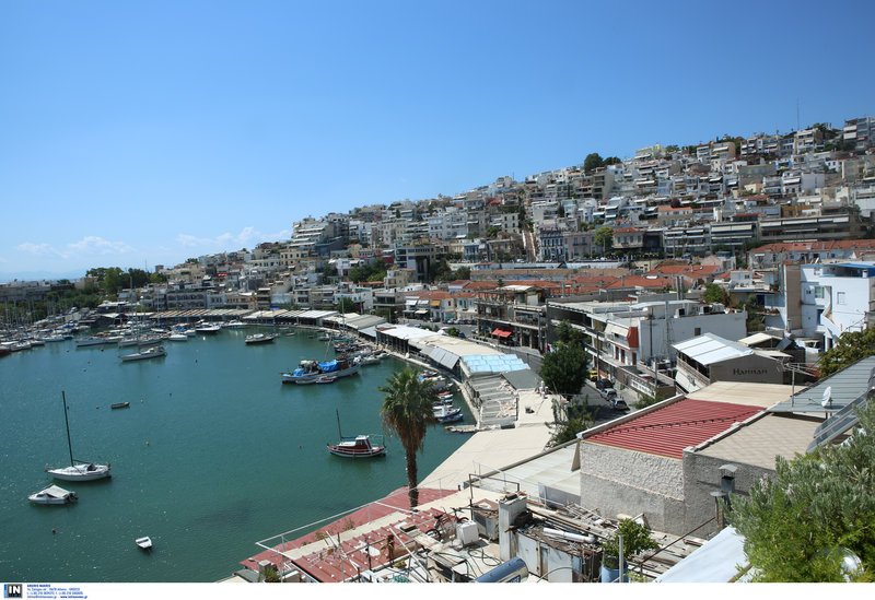 Βόλτα στο Μικρολίμανο -Εντυπωσιακές εικόνες από την καρδιά του Πειραιά που σφύζει από ζωή [εικόνες] | iefimerida.gr 6