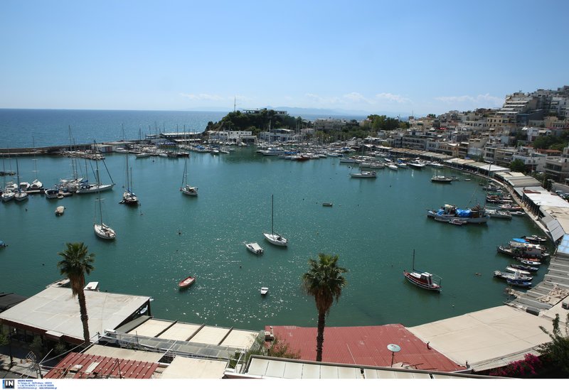 Βόλτα στο Μικρολίμανο -Εντυπωσιακές εικόνες από την καρδιά του Πειραιά που σφύζει από ζωή [εικόνες] | iefimerida.gr 1