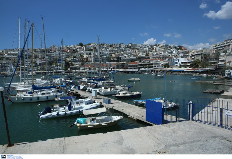 Βόλτα στο Μικρολίμανο -Εντυπωσιακές εικόνες από την καρδιά του Πειραιά που σφύζει από ζωή [εικόνες] | iefimerida.gr 2