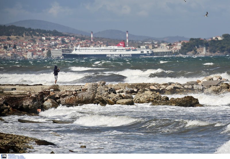 Τοπίο για μοναδικές φωτογραφίες, αλλά χρειάζεται μεγάλη προσοχή γιατί ο αέρας και τα κύματα κρύβουν κινδύνους