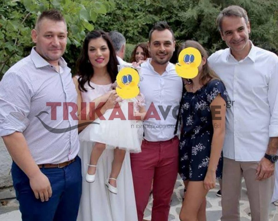 Φωτογραφίες: Σε βάπτιση στα Τρίκαλα ο Κυριάκος Μητσοτάκης -Τον συνόδευσε η κόρη του [εικόνες] | iefimerida.gr 0