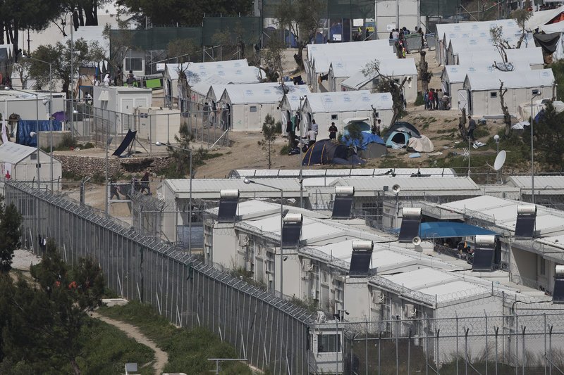 H Mόρια στη Λέσβο. Φωτογραφία: AP Photo/Petros Giannakouris.