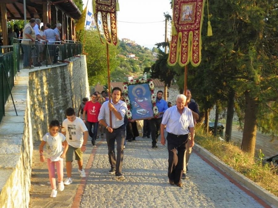 Το κουρμπάνι, το τελετουργικό έθιμο, αναβιώνει σήμερα στη Νικήτη Χαλκίδικής [εικόνες] | iefimerida.gr 2